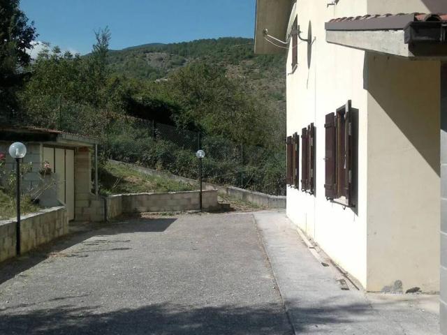 Villa in vendita a Cortino TE