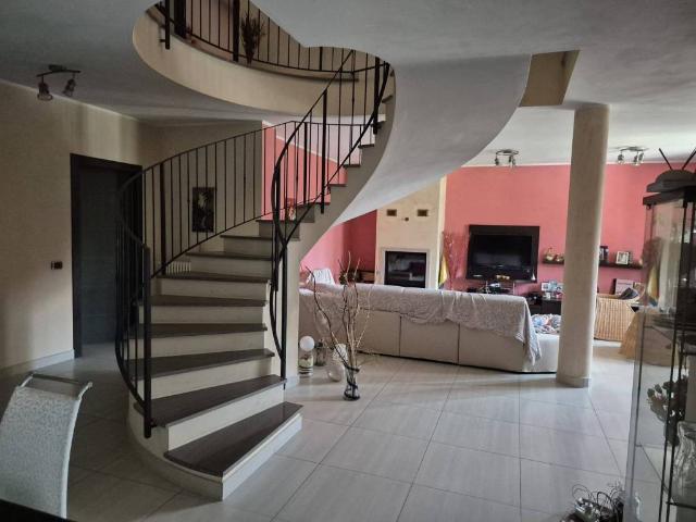 Villa in vendita a Corvino San Quirico PV