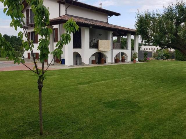 Villa in vendita a Cossato BI