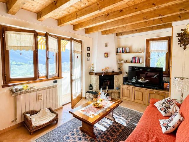 Villa in vendita a Costa Serina BG