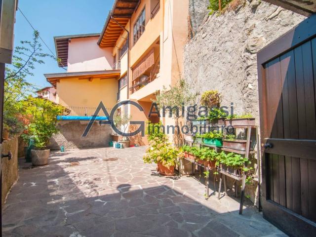 Villa in vendita a Costa Volpino BG