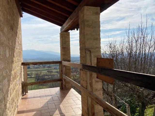 Villa in vendita a Costacciaro PG