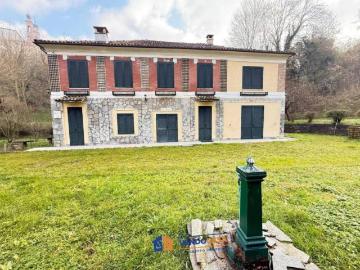 Villa in vendita a Costigliole d'Asti AT