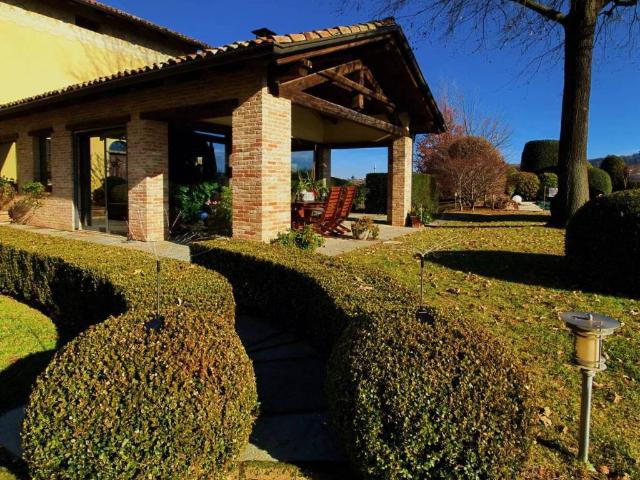 Villa in vendita a Costigliole d'Asti AT