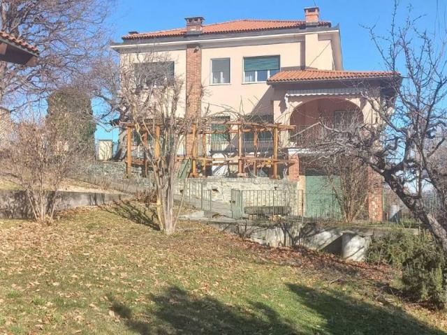 Villa in vendita a Costigliole Saluzzo CN