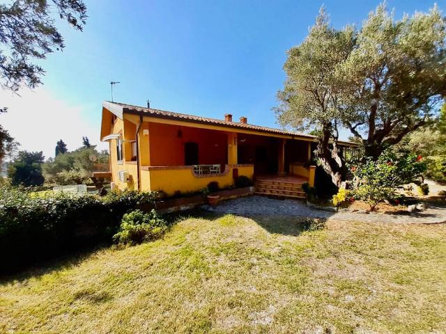 Villa in vendita a Catanzaro CZ