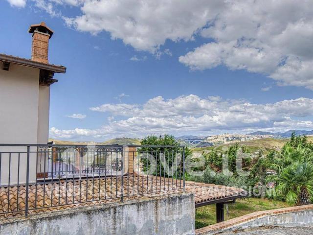 Villa in vendita a Catanzaro CZ