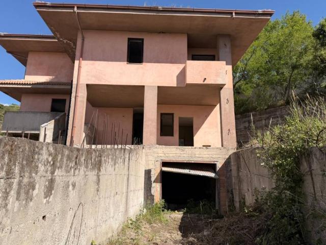 Villa in vendita a Catanzaro CZ