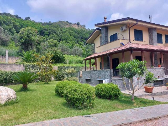 Villa in vendita a Catanzaro CZ