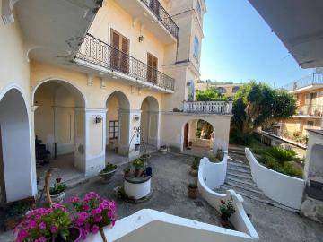 Villa in vendita a Cava de' Tirreni SA