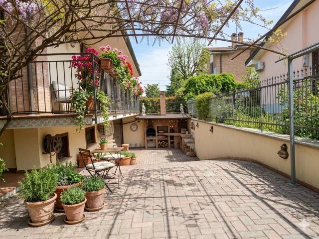 Villa in vendita a Cava Manara PV