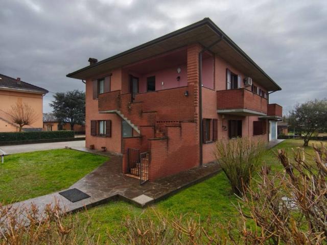Villa in vendita a Cava Manara PV