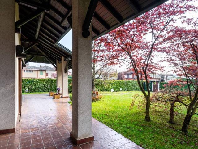 Villa in vendita a Cavaria con Premezzo VA