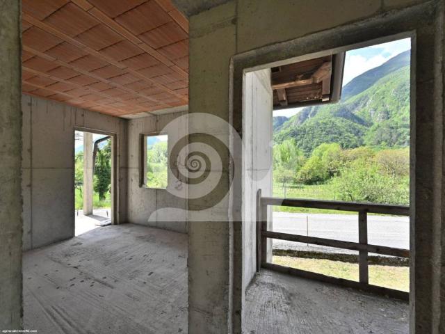 Villa in vendita a Cavazzo Carnico UD