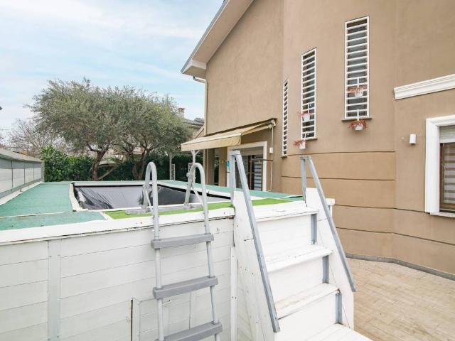 Villa in vendita a Cavenago d'Adda LO