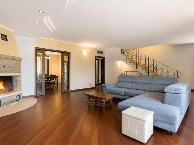 Villa in vendita a Cavenago di Brianza MB