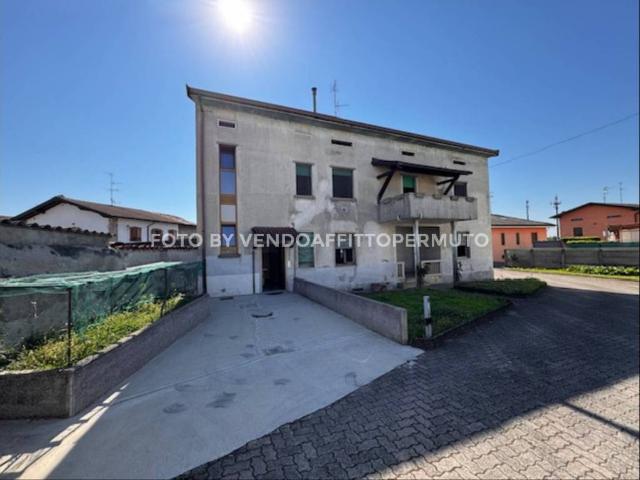 Villa in vendita a Cavernago BG
