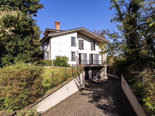 Villa in vendita a Cavernago BG