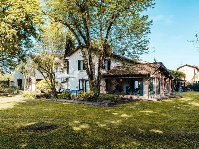 Villa in vendita a Cavezzo MO
