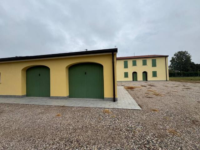 Villa in vendita a Cavezzo MO