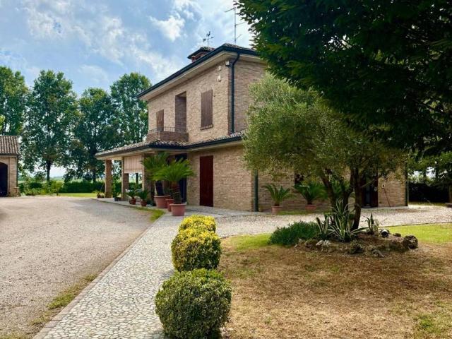 Villa in vendita a Cavezzo MO
