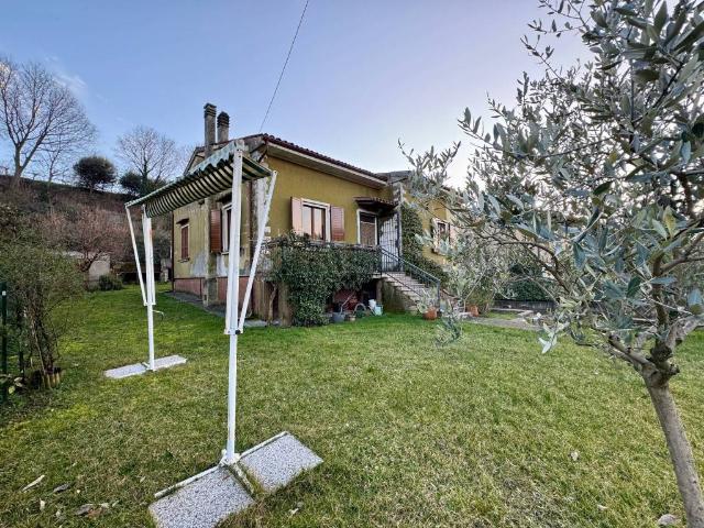 Villa in vendita a Cavriana MN