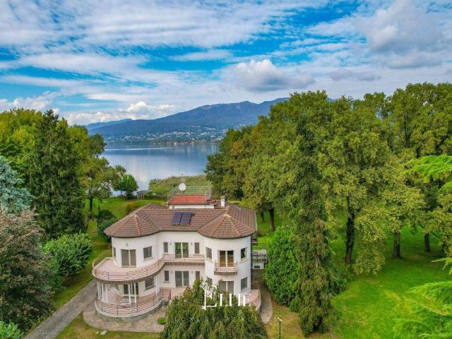 Villa in vendita a Cazzago Brabbia VA