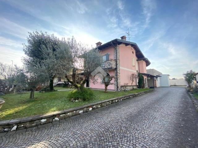 Villa in vendita a Cazzago San Martino BS