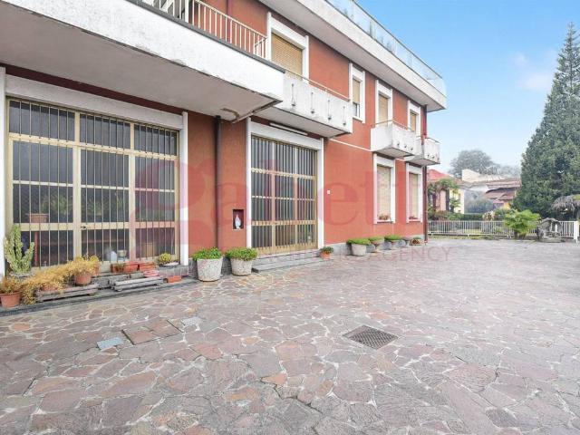 Villa in vendita a Cabiate CO