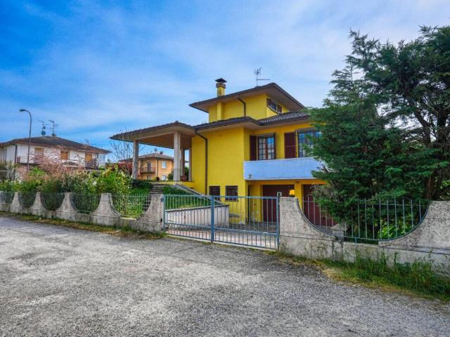 Villa in vendita a Cadeo PC