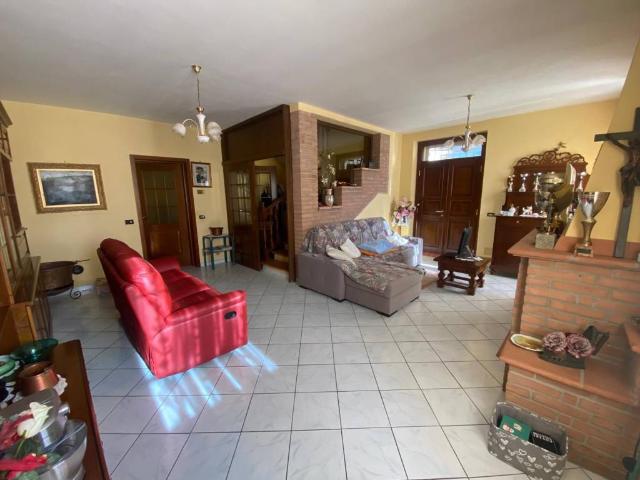 Villa in vendita a Cadeo PC