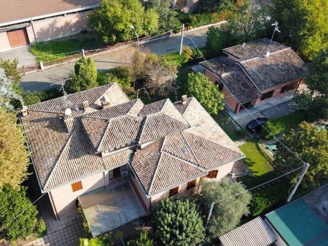 Villa in vendita a Cadelbosco di Sopra RE