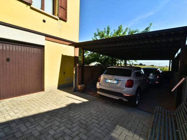 Villa in vendita a Cadelbosco di Sopra RE