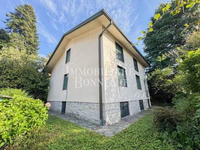 Villa in vendita a Cadorago CO