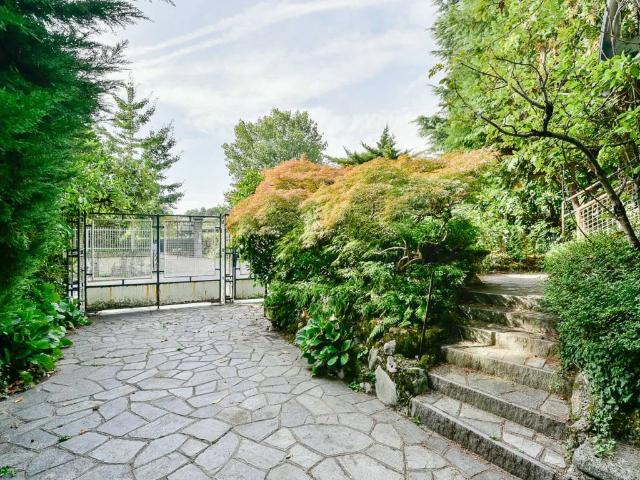 Villa in vendita a Cadorago CO