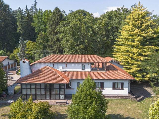 Villa in vendita a Cadorago CO