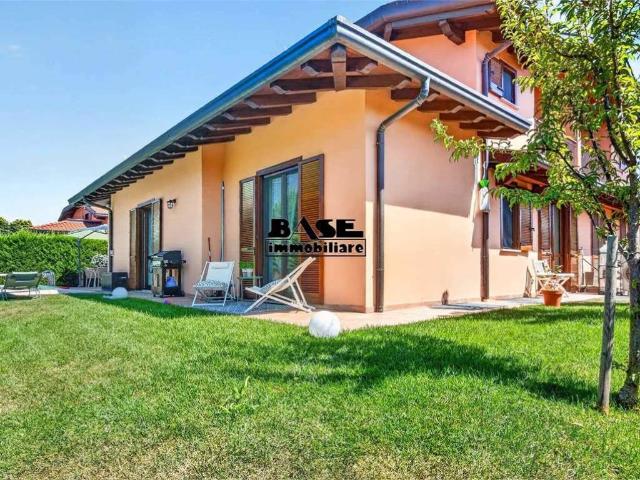 Villa in vendita a Cadorago CO
