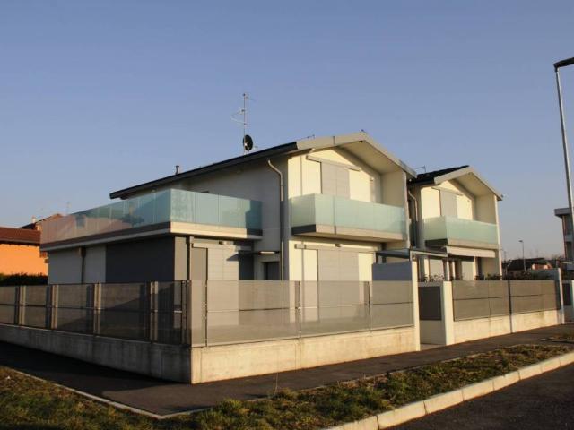 Villa in vendita a Cadorago CO
