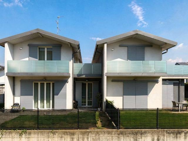 Villa in vendita a Cadorago CO