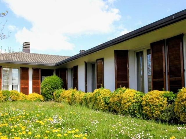 Villa in vendita a Cadorago CO