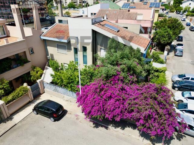 Villa in vendita a Cagliari CA