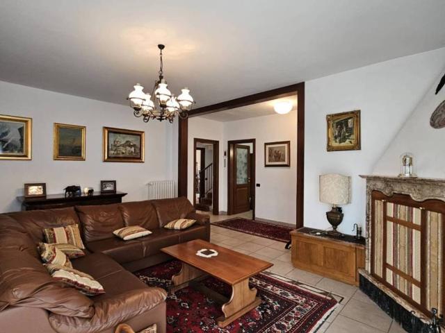 Villa in vendita a Caglio CO