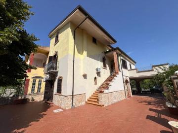 Villa in vendita a Caiazzo CE