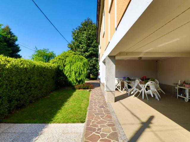 Villa in vendita a Cairate VA