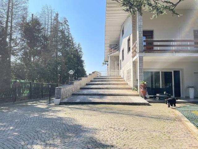 Villa in vendita a Cairate VA