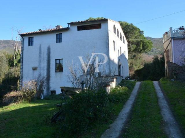 Villa in vendita a Calci PI