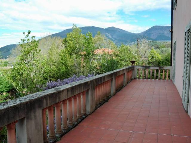 Villa in vendita a Calci PI