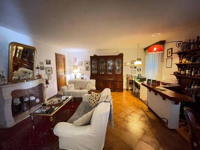 Villa in vendita a Calci PI
