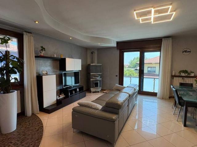 Villa in vendita a Calcinate BG