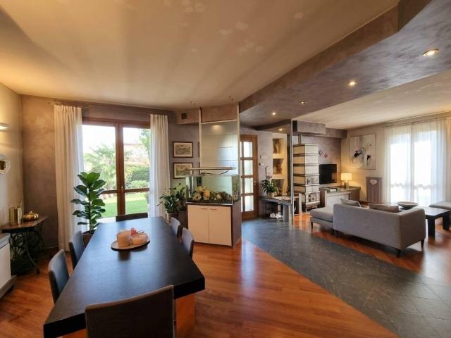Villa in vendita a Calcinate BG